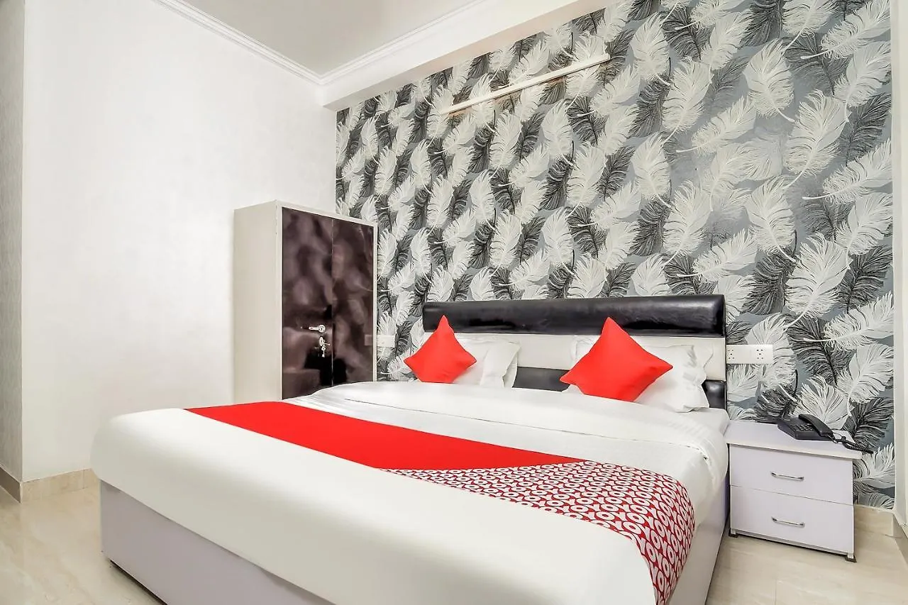 ***  Oyo 19132 K Residency Hotel New Delhi India