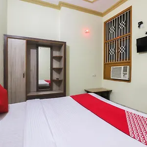 Oyo 67668 Laxmi Palace Hotel